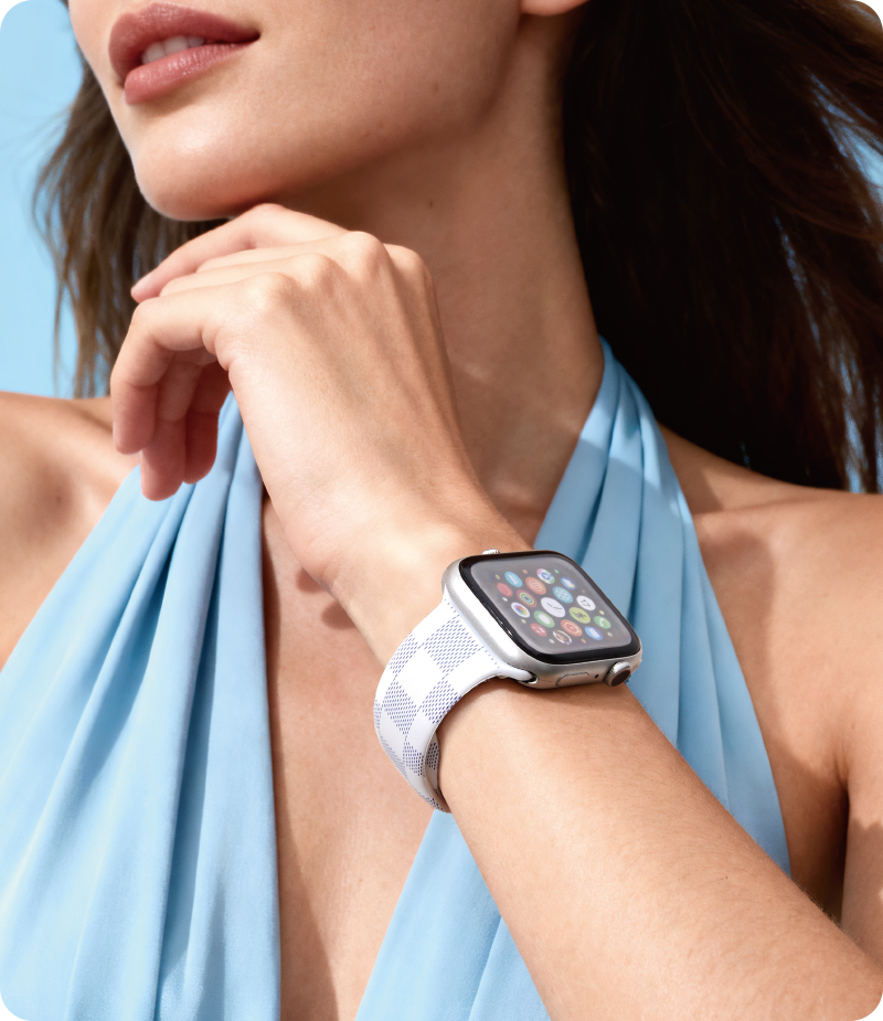 Tissage watch strap worn on wrist